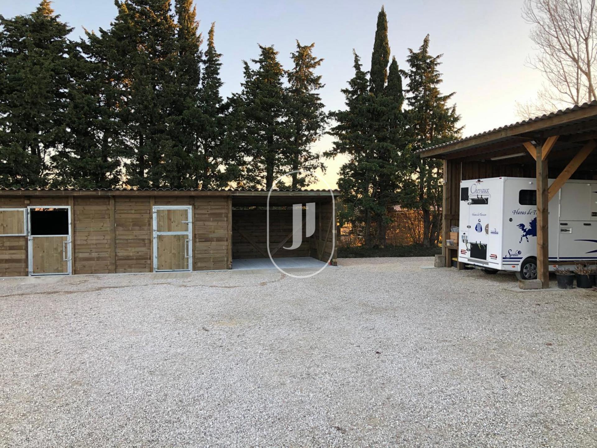 Vue 8 de Domaine équestre aménagé avec mas provençal