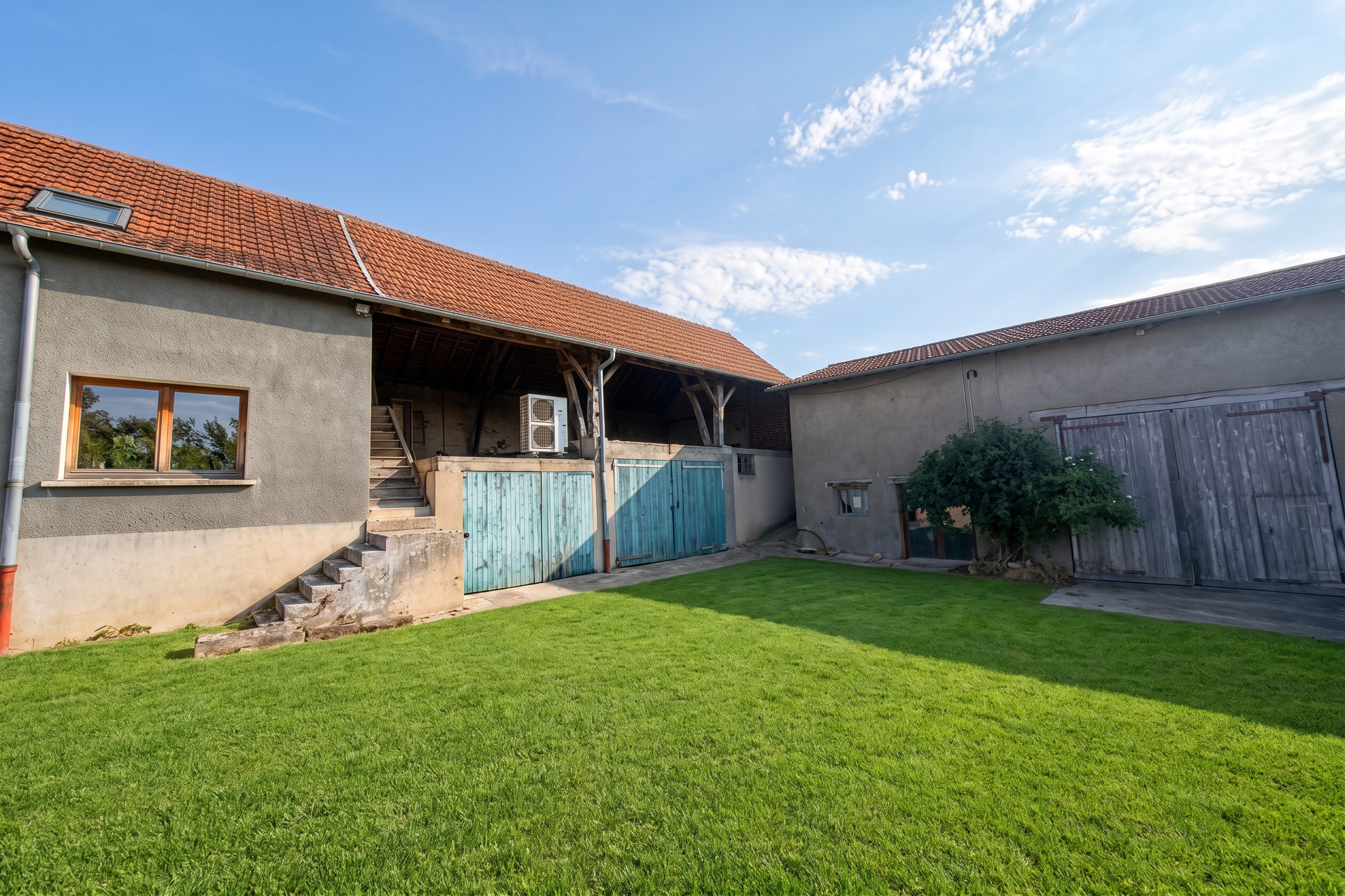 Vue 21 de Ancien corps de ferme et dépendances.5 ha attenants.