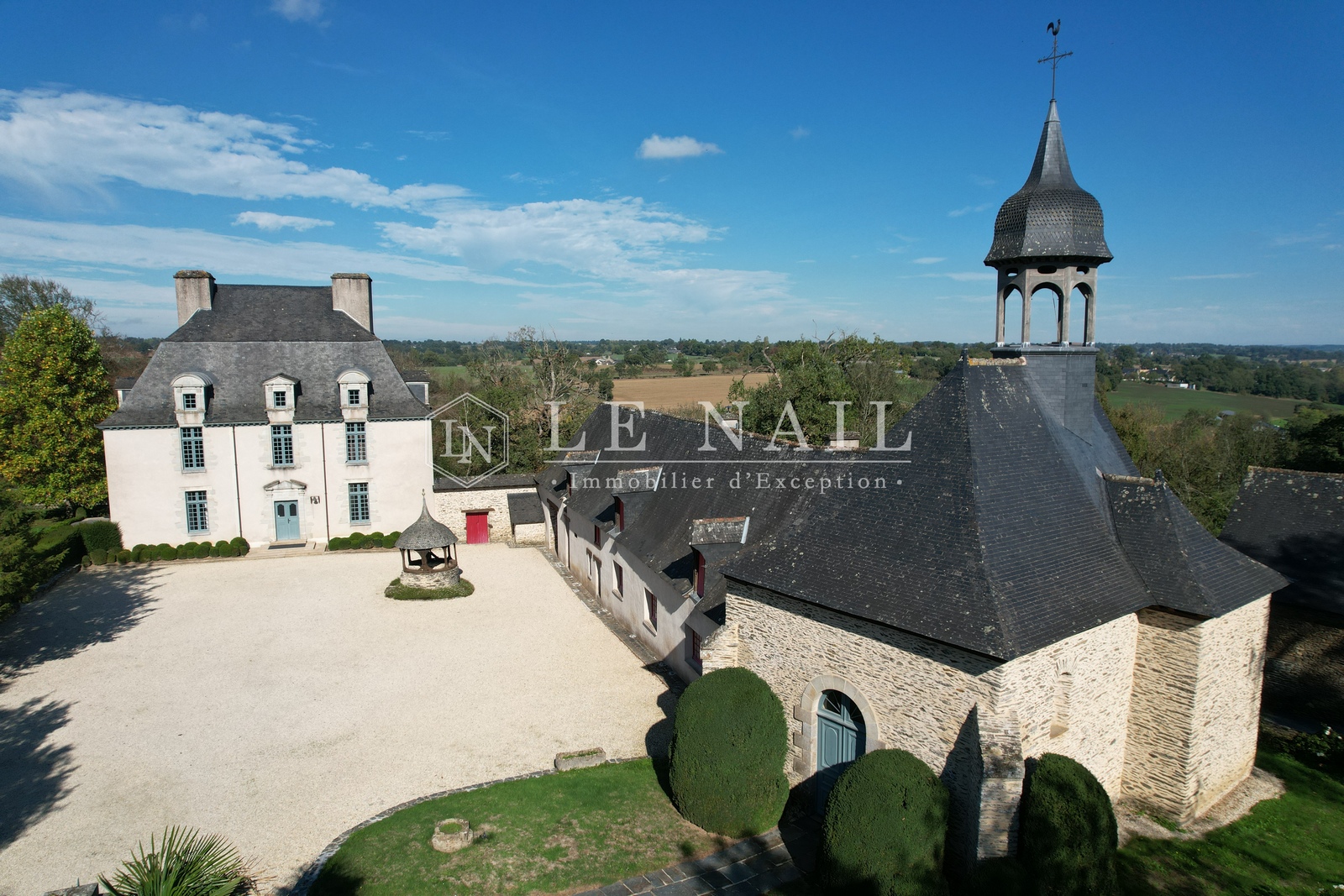 Vue 19 de Entre Rennes et Vitré, manoir du XVIIIe siècle, sa chapelle et son domaine équestre de 12 hectares