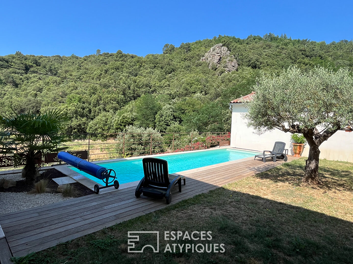 Vue 7 de Propriété avec 10ha de terrain et installations équestres