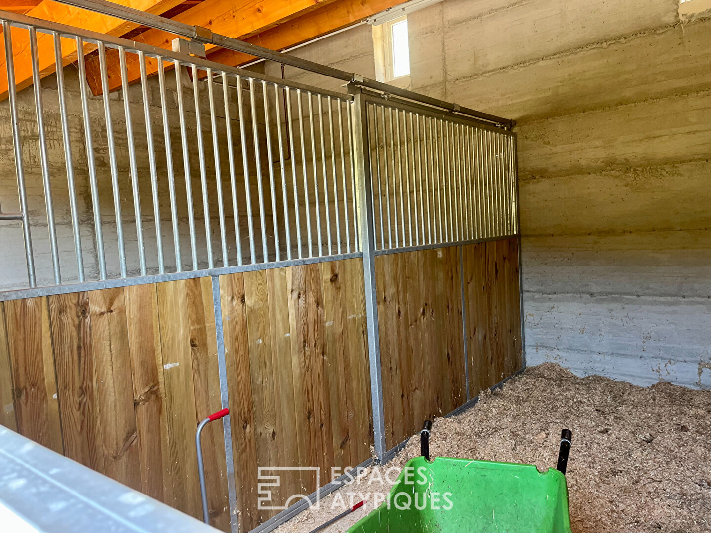Vue 5 de Propriété avec 10ha de terrain et installations équestres
