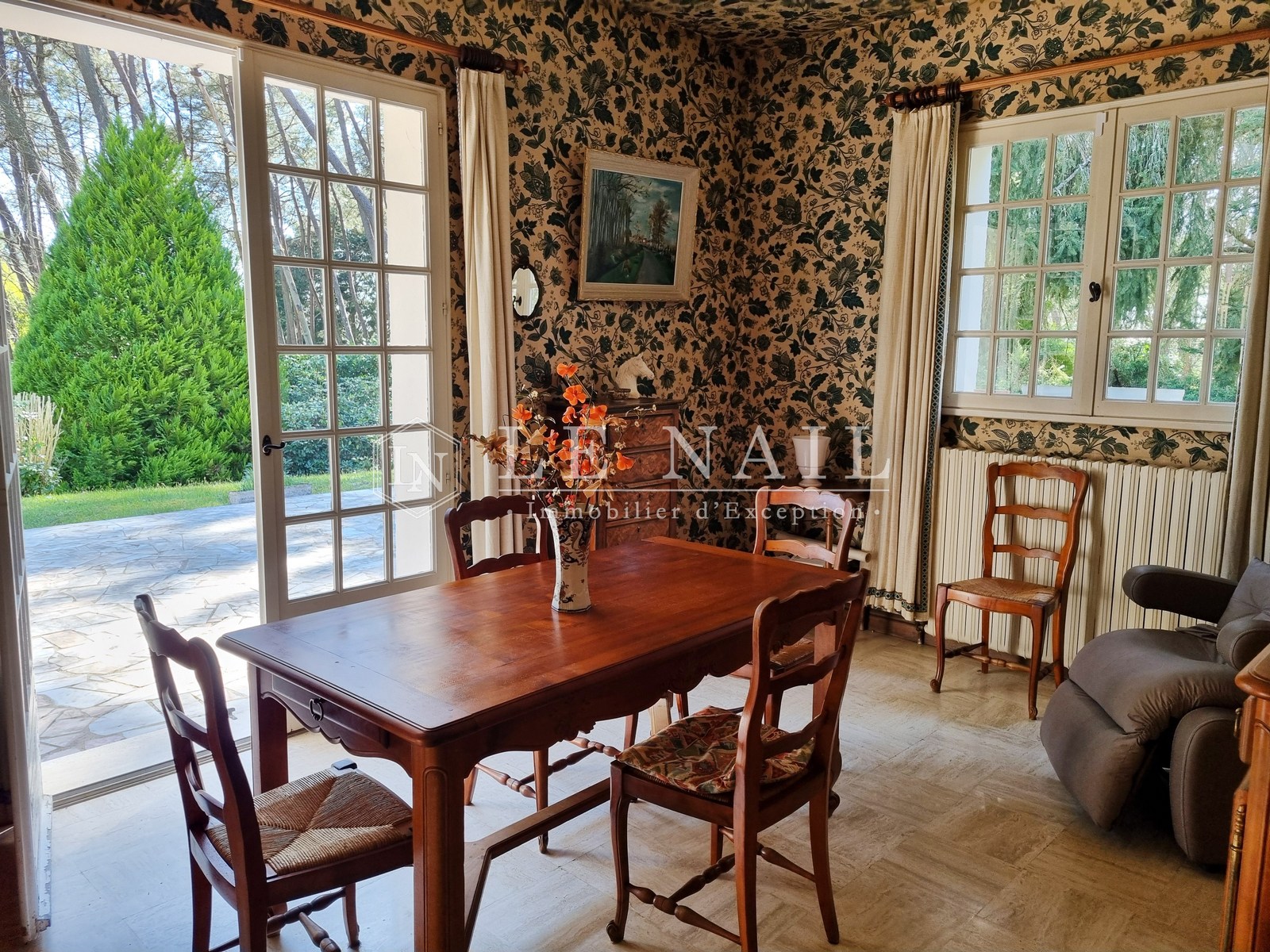 Vue 12 de Maison contemporaine avec installations équestres sur 22 hectares
