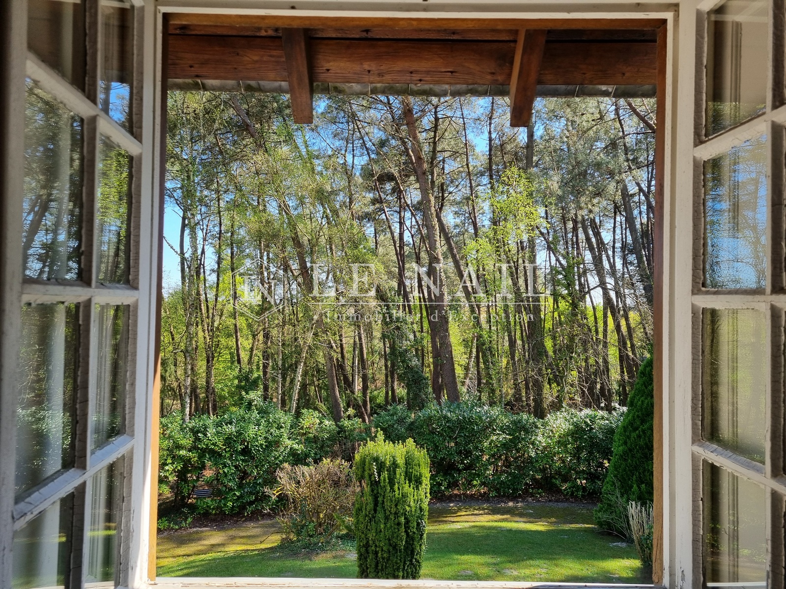 Vue 16 de Maison contemporaine avec installations équestres sur 22 hectares