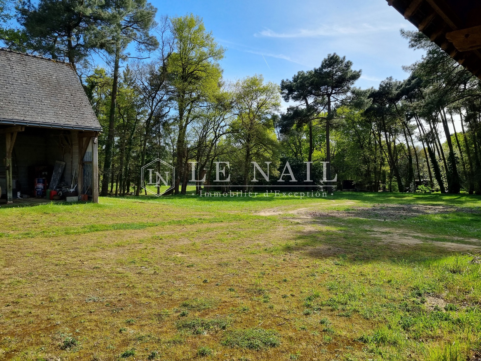 Vue 4 de Maison contemporaine avec installations équestres sur 22 hectares
