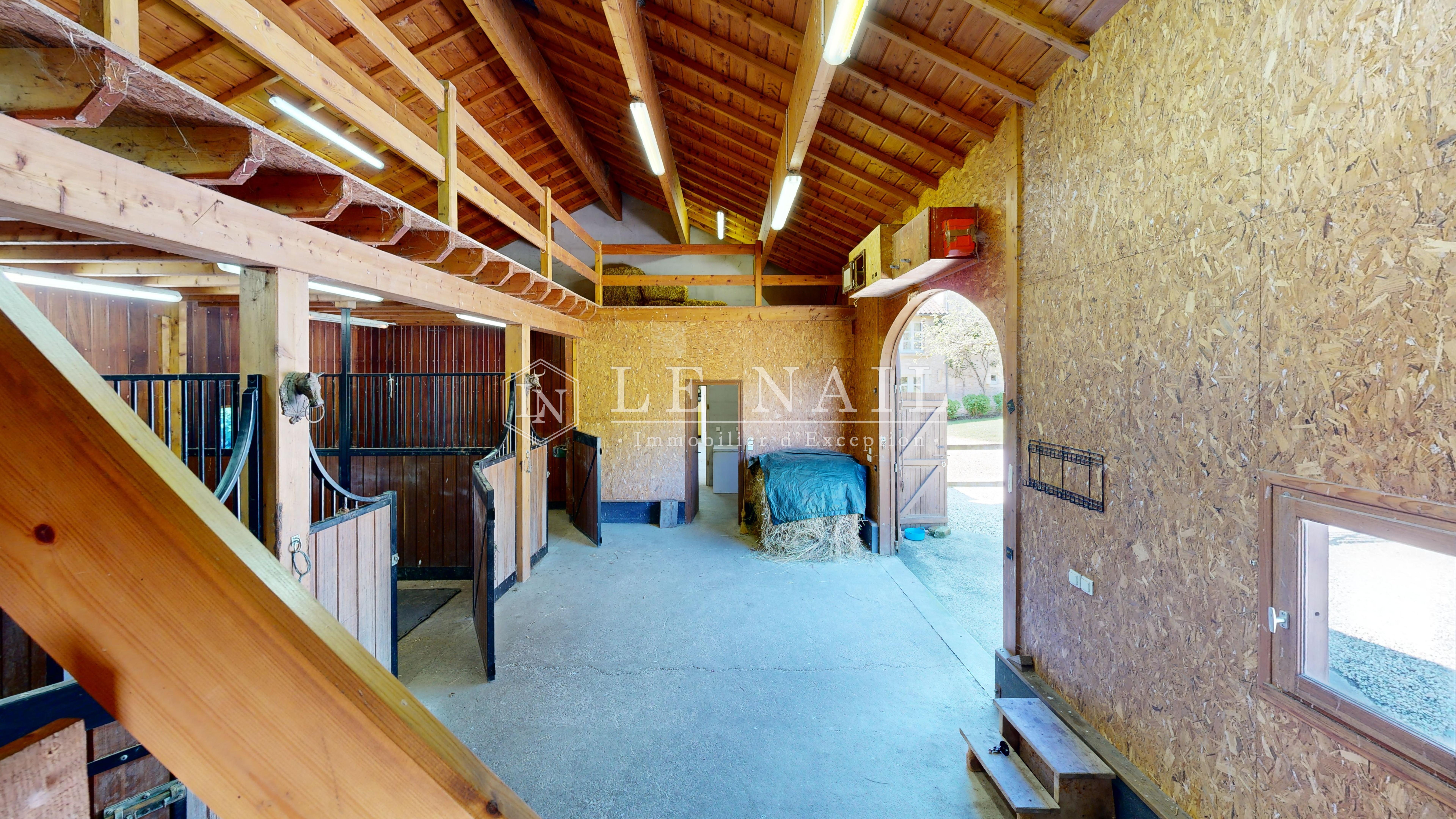 Vue 15 de Belle propriété avec piscine et installations équestres en Dordogne