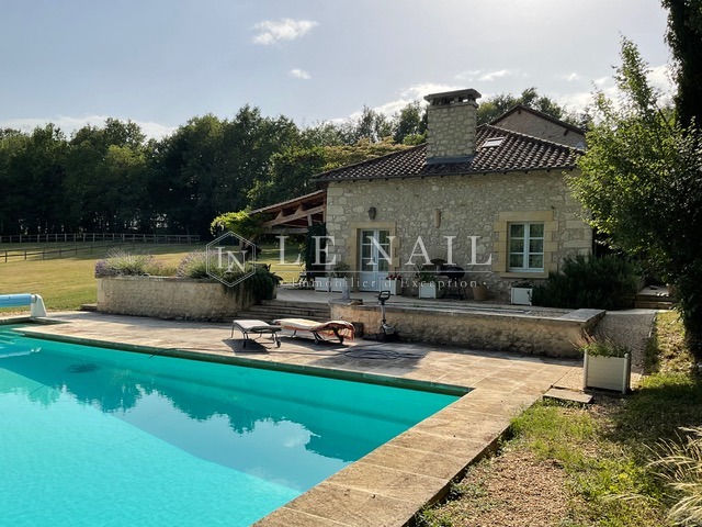 Vue 13 de Belle propriété avec piscine et installations équestres en Dordogne