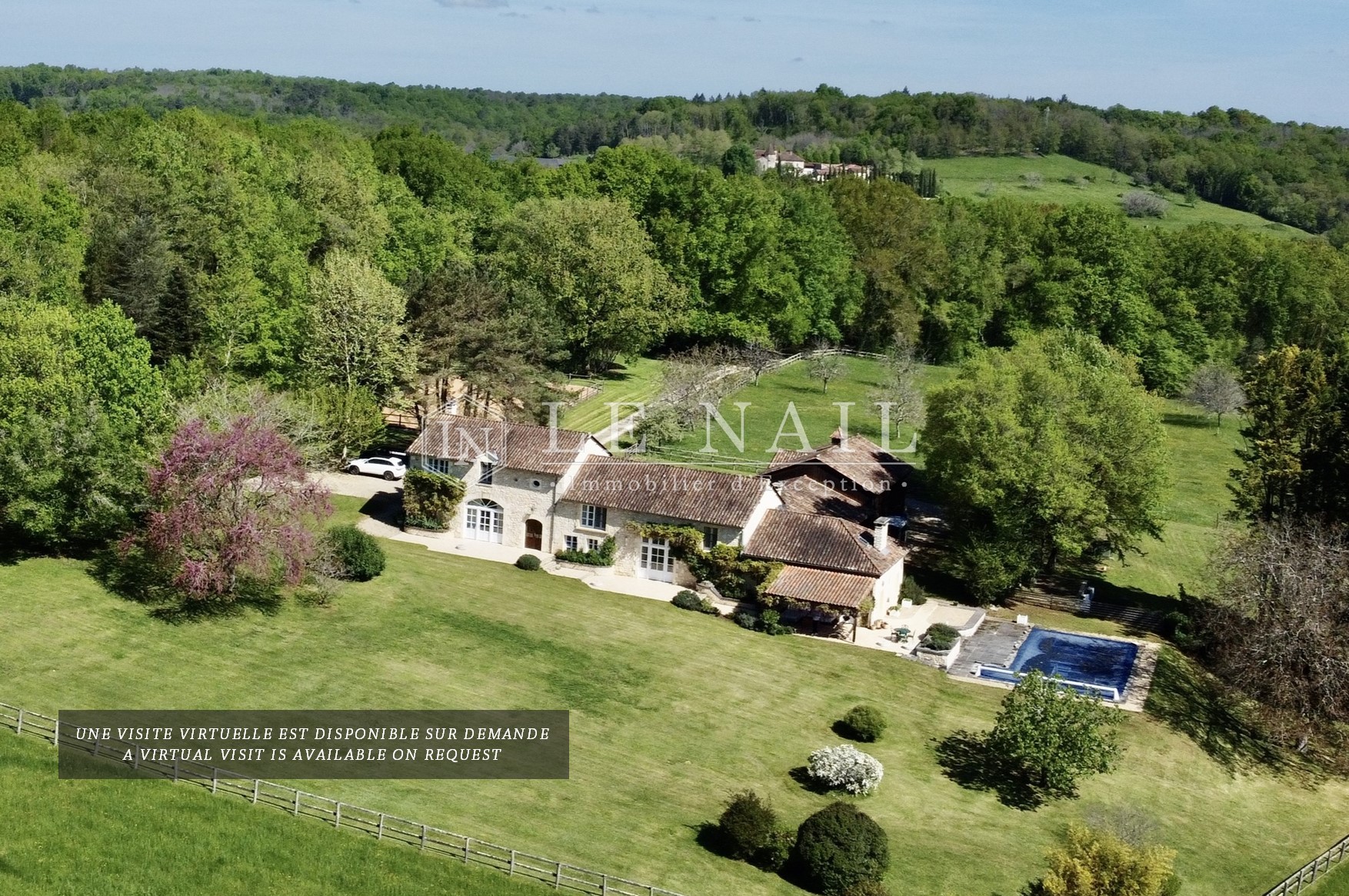 Vue 2 de Belle propriété avec piscine et installations équestres en Dordogne